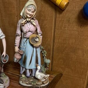 Charming Vintage-Style HOMCO Figurine with Goose